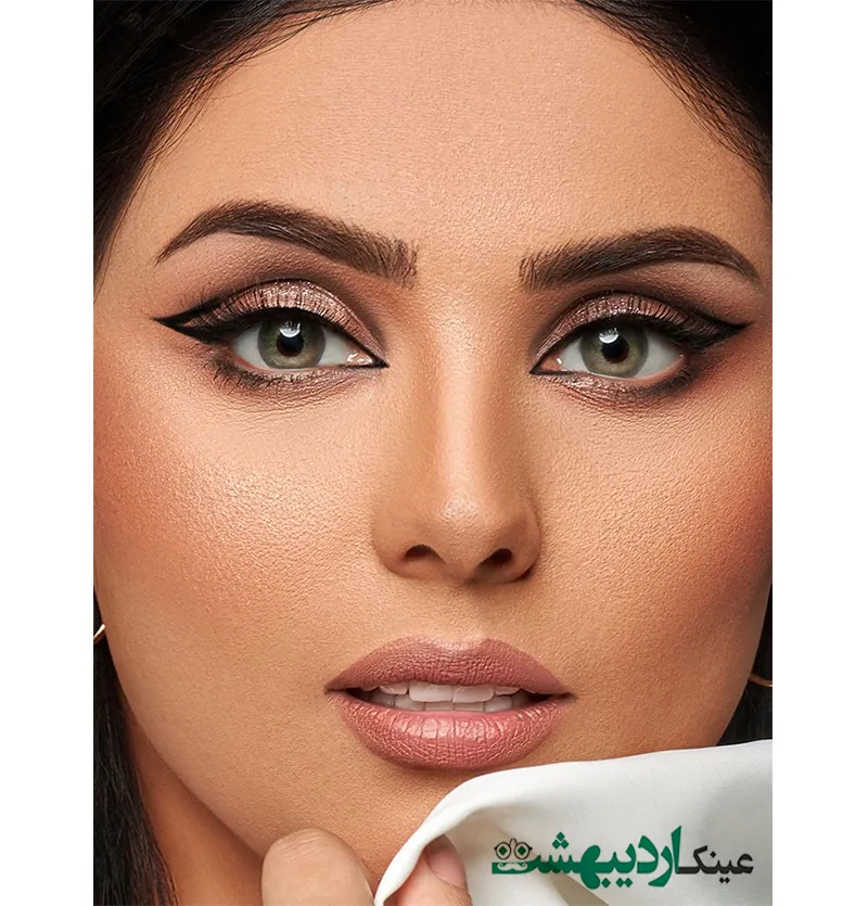 لنز رنگی دهبaqua