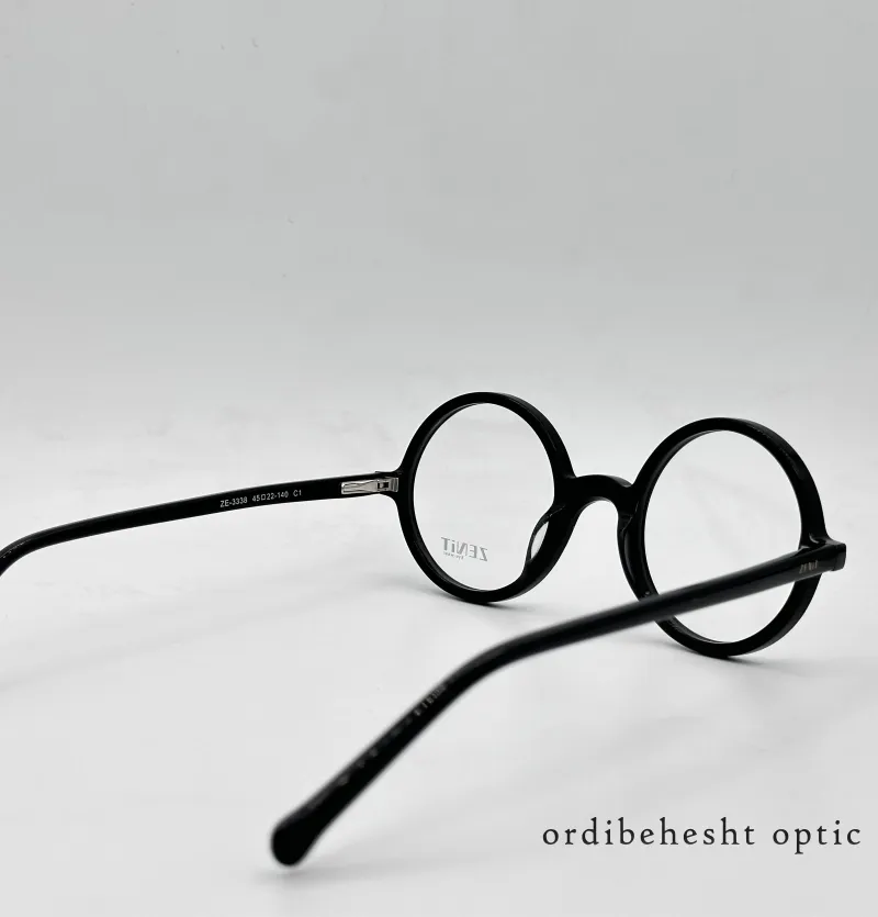 عینک طبی کرد