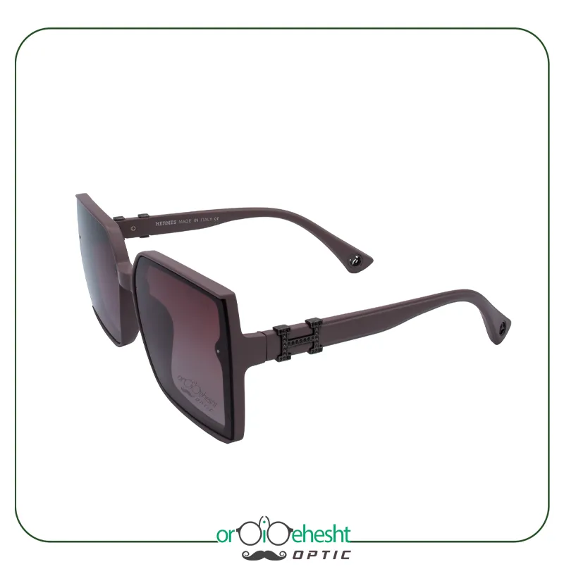عینک آفتابی HERMÈS | فریم هندسی مشکی با لنز گرادیانت بنفش